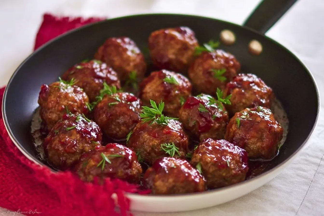 Spicy Cranberry Turkey Meatballs – Lean and flavorful festive option.