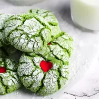 Green Crinkle Cookies — Bright and Colorful Crackled Treats