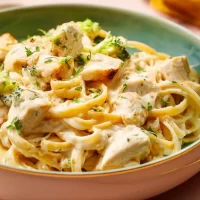 Savory Chicken Alfredo Pasta