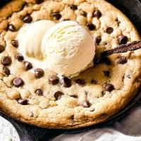 Gluten-Free Chocolate Chip Skillet Cookie That's Irresistible! Decadent Gluten-Free Chocolate Chip Skillet Cookie