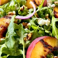Grilled Peach and Arugula Salad: A Delicious Summer Delight Grilled Peach and Arugula Salad Delight